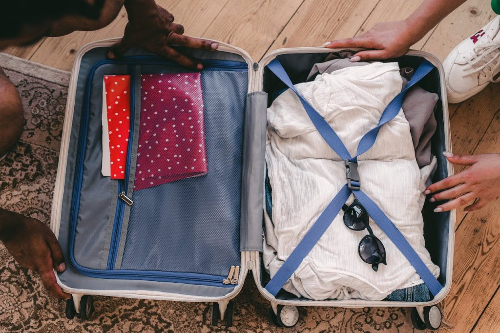 une valise de voyage au bénin